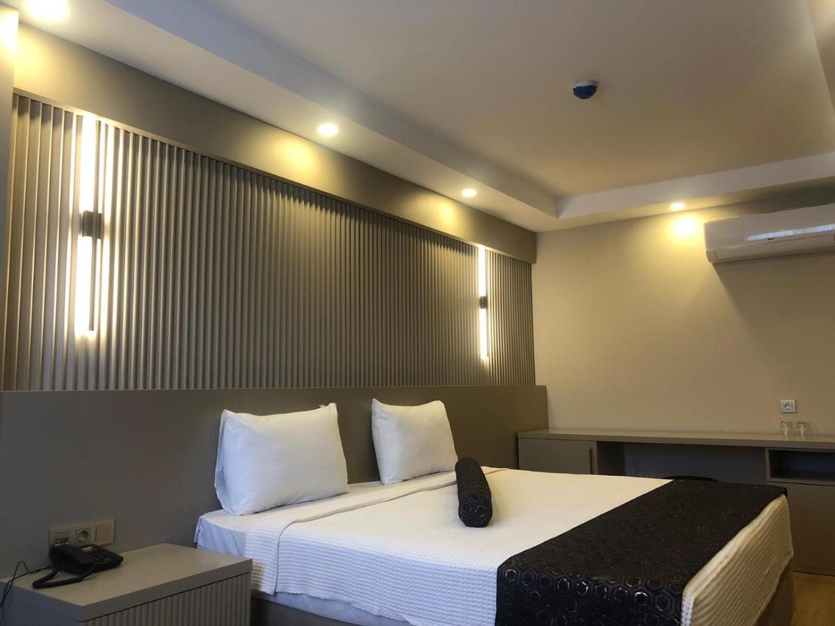 Grand Iska Palace מלון *